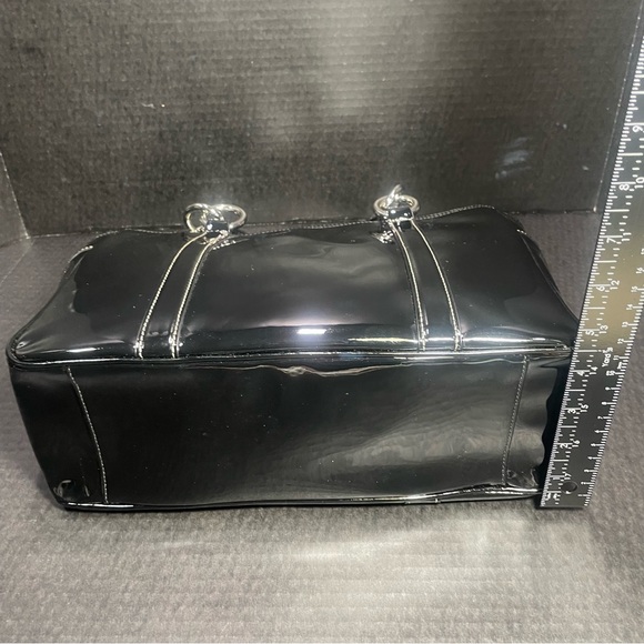 Coach Black Patent Leather Tote Excellent, classy, LIKE NEW VERY WELL CARED FOR - Picture 6 of 17